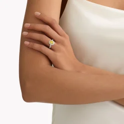 Graff Icon Oval Yellow and White Diamond Engagement Ring^ Oval|Icon