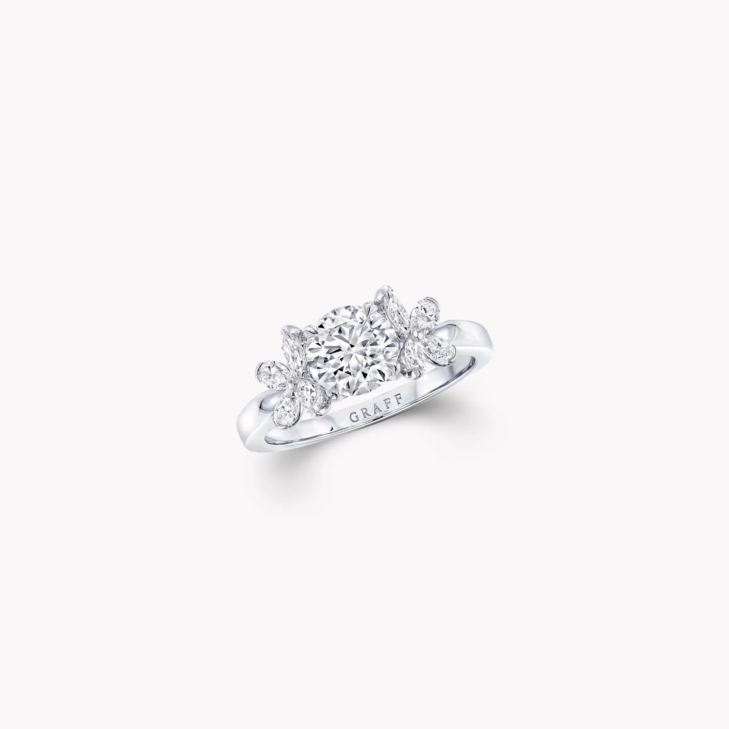 Graff Classic Butterfly Round Diamond Ring^ White Diamond|Butterfly