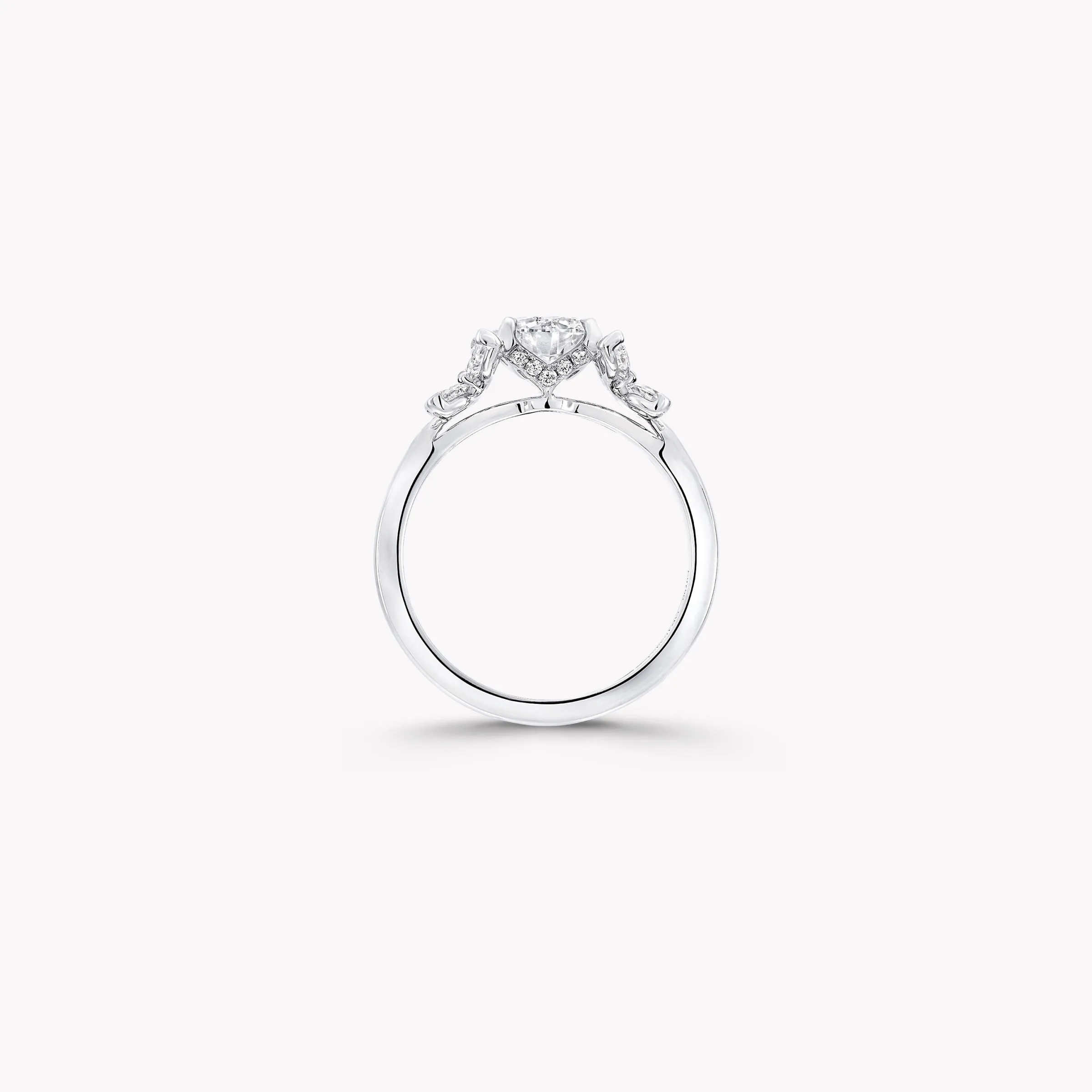 Graff Classic Butterfly Round Diamond Ring^ White Diamond|Butterfly