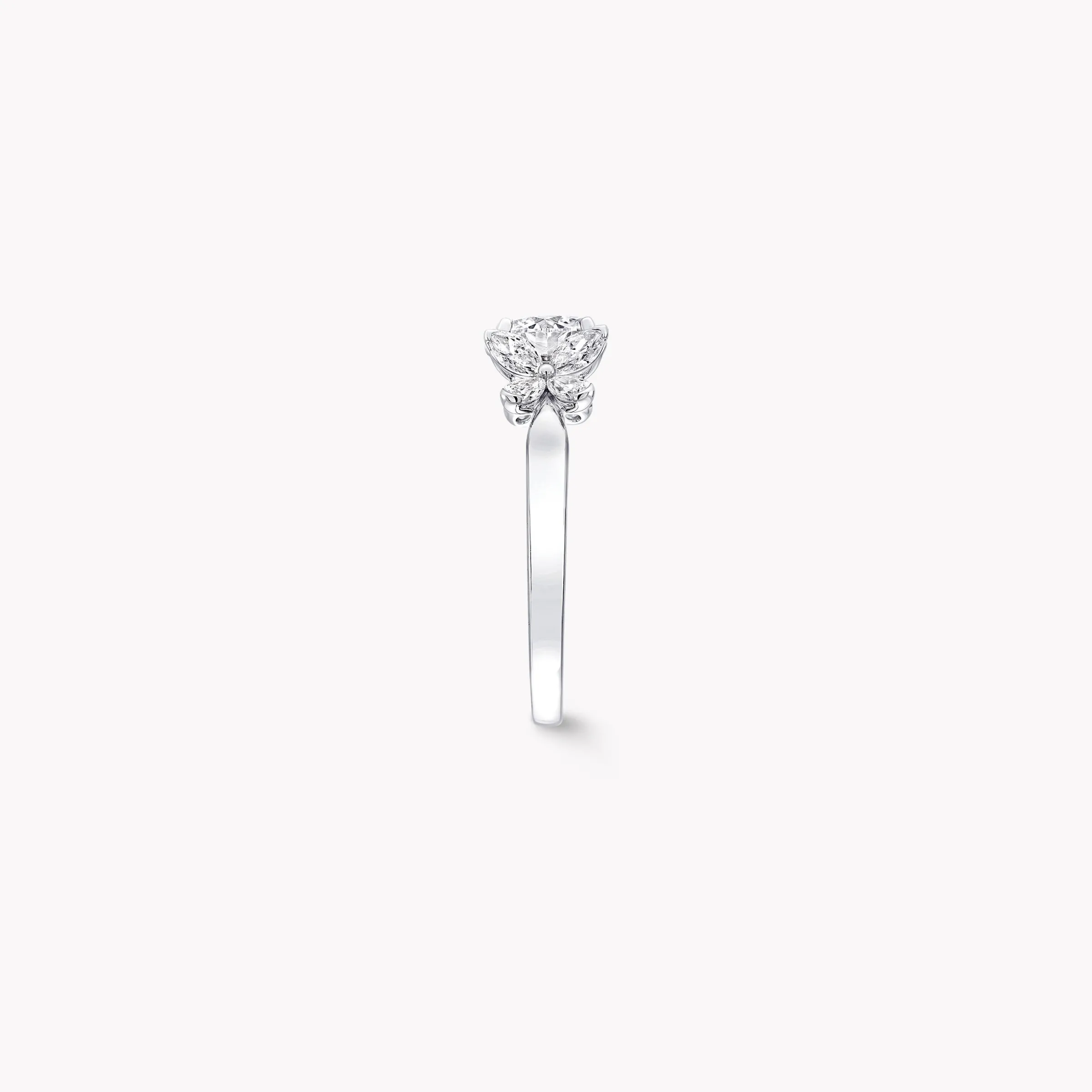 Graff Classic Butterfly Round Diamond Ring^ White Diamond|Butterfly